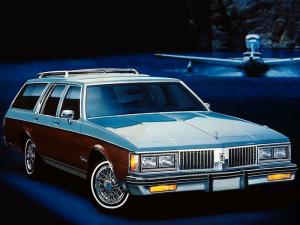 Oldsmobile Custom Cruiser 1987 года